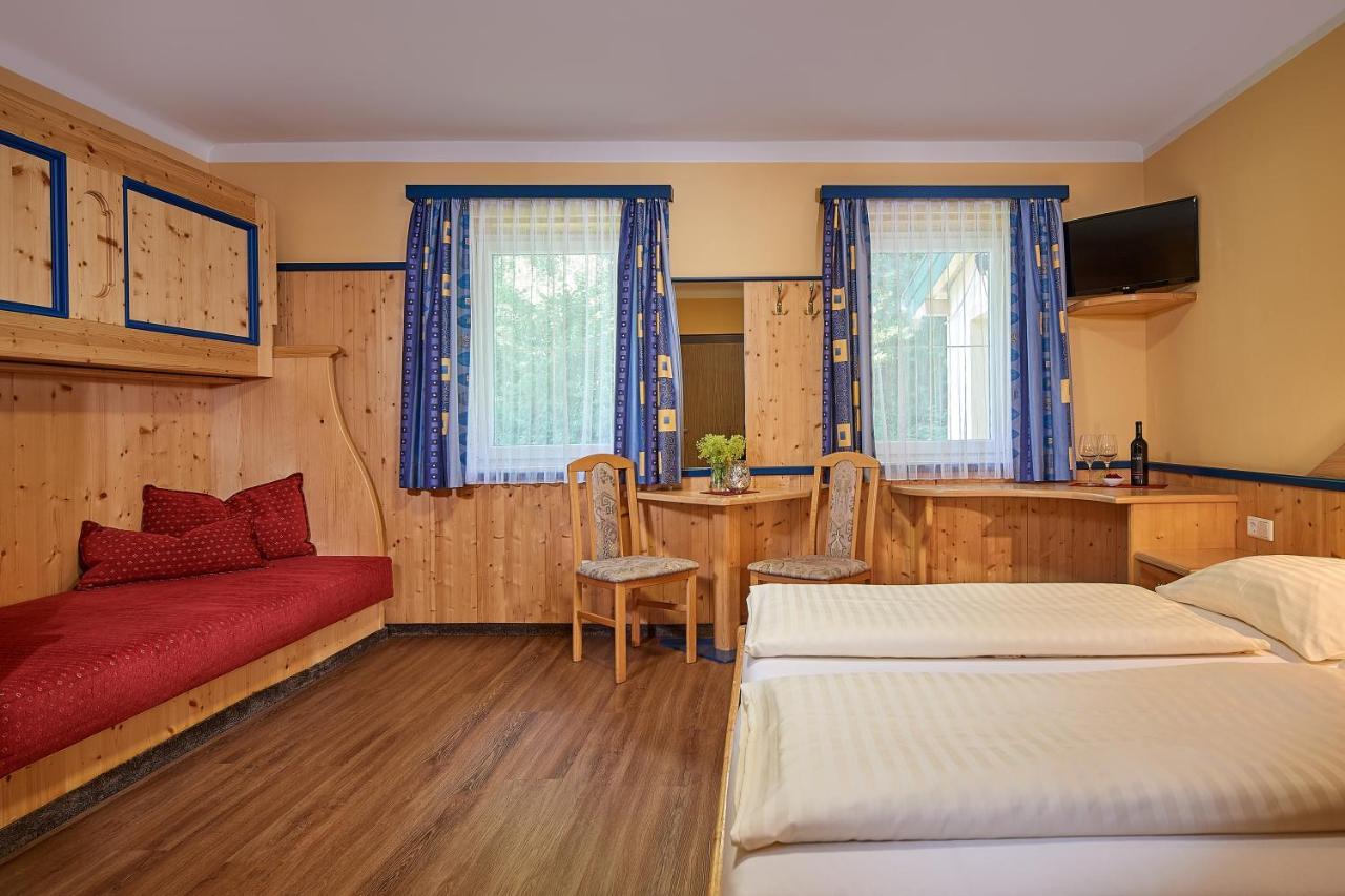 Hubertushof Khách sạn 3*