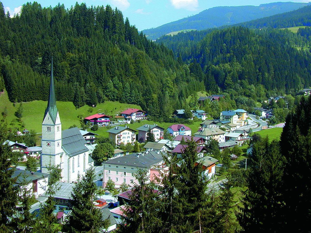 Hubertushof 3*